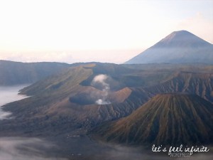 Le Mont Bromo vu depuis le vewpoint Pananjakan